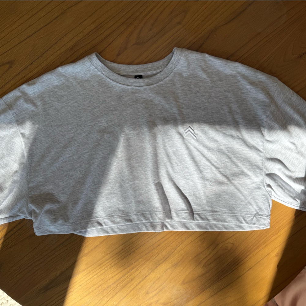 CLASSIC RELAXED CROP LIGHTWEIGHT T-SHIRT